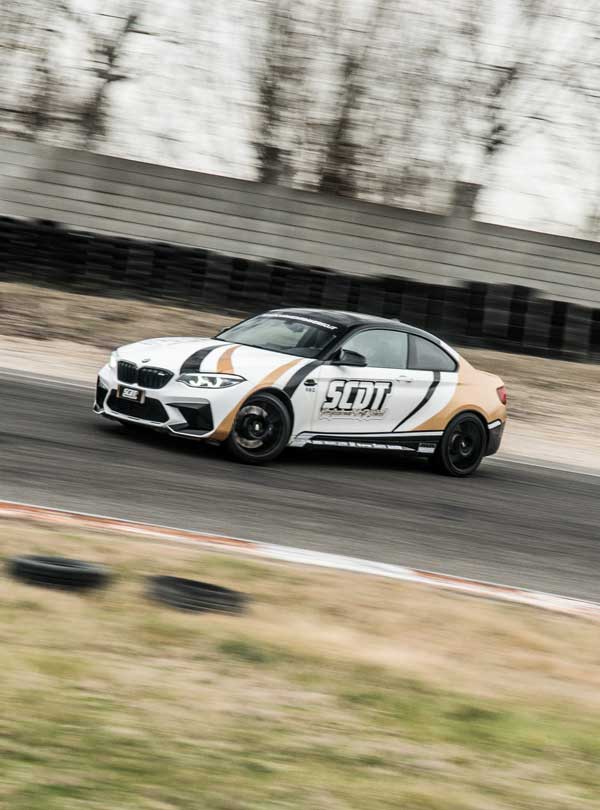 precision driver bmw M2 in pista